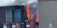 В Орске потушили крупный пожар на складе вторсырья - Газета Оренбуржье