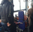 Во Владивостоке пассажир перевез питбайк в салоне автобуса - ГТРК Владивосток