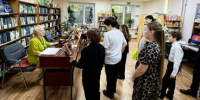 Библиотека № 2 «Чудеса в библиотеке» Экскурсия по библиотеке  в рамках проведения Дня открытых дверей «Библиотека – территория без границ», посвящённого Всероссийскому дню библиотек. - ЦБС г. Саратова