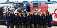 Сотрудники следственного управления и кадеты Карельского кадетского корпуса посетили выставку «Поезд Победы» - Следственный комитет