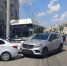 В Омске автобус столкнулся с автомобилем и наехал на припаркованные машины - Om1.Ru