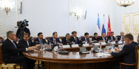 Александр Беглов пригласил выпускников из Ташкента на праздник «Алые паруса» и на отдых в «Петербургские международные молодёжные смены» - Администрация г. Санкт-Петербурга