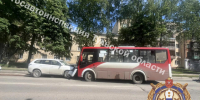 В Туле на Щегловской Засеке водитель внедорожника выехал на встречку и протаранил автобус - ИА Тульская пресса.Ru