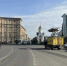 В центре Новосибирска грузовик задел троллейбусные провода — два электромонтёра упали с автовышки - Сиб.фм