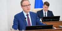 Губернатор Виктор Томенко представил депутатам Алтайского краевого Заксобрания доклад об итогах деятельности Правительства региона по развитию края в 2025 году - Администрация Алтайского края