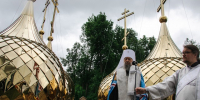 Митрополит Саранский и Мордовский Зиновий освятил кресты и купола храма Николая Чудотворца в Сузгарье - Вестник Мордовии