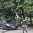 Провод неизвестного происхождения нависает над тротуаром - Gorod48.ru