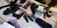 В Тюмени полицейские задержали двоих местных жителей, вымогавших у горожанина 200 тысяч рублей - УМВД Тюменской области