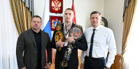 Егор Ковальчук поздравил двукратного чемпиона мира Александра Горохова - Администрация области