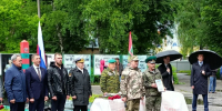 Василий Ложкин вручил награды ветеранам пограничной службы - Министерство региональной безопасности