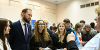 Виталий Королев на ярмарке вакансий для молодежи обратился к работодателям - Газета Вся Тверь