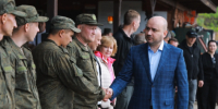 Вячеслав Федорищев наградил парней, которые сбивают беспилотники в Самарской области - КТВ-ЛУЧ