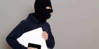Неудачливый вор оставил на месте преступления паспорт и телефон - Online47.Ru