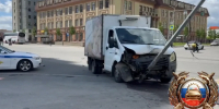 В Уфе женщина за рулём «Фиесты» столкнулась с «ГАЗом» и «Тойотой Прадо» - Сетевое издание Республика Башкортостан