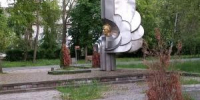 Волгодонцы возмущены состоянием территории возле памятника Виктору Лецко - DonDay-Volgodonsk.Ru