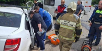 Тульские спасатели ликвидировали последствия ДТП в Узловском районе - Молодой коммунар