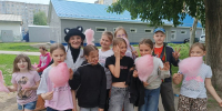 Праздник для детей: ТОС «Народный» и «Комсомольский» устроили выходные с танцами, викторинами и сладкой ватой - Администрация г. Барнаул