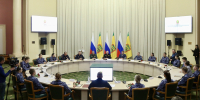 Губернатор Олег Мельниченко ввел дополнительную стипендию для сотрудников Росгвардии, совмещающих службу с учебой - Росгвардия