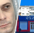 Сергей Помазун и тот самый оружейный магазин, где началась стрельба  | Источник: «Россия 1», «Расследование Эдуарда Петрова», выпуск от 14 сентября 2015 года / Smotrim.ru, «Яндекс Карты» / Yandex.ru/maps - 29.Ru