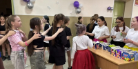 В микрорайонах Октябрьского района ко Дню защиты детей организовали праздничные программы для юных жителей - Администрация г. Барнаул