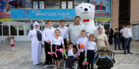 Микроавтобусы получили ещё десять многодетных семей в Ростовской области - Администрация Ростовской области