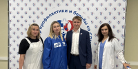 Молодогвардейцы поздравили маленьких пациентов инфекционной больницы с Днём защиты детей - Progorod33.Ru