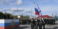 С днем рождения Северного флота и началом летнего периода обучения подчиненных поздравил командующий СФ - Мурманский вестник
