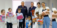 В Международный день защиты детей начальник Главного управления Росгвардии по городу Москве поздравил самую многодетную семью главка (видео) - Росгвардия