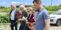Ирина Кравченко и Артём Лагойский почтили память погибших детей - Правительство Херсонской области