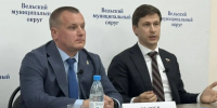 Иван Новиков и Андрей Гуляев ответили на вопросы жителей Вельского округа на тему благоустройства общественных территорий - Единая Россия
