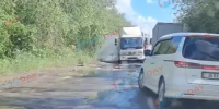 Фото к материалу: В Батайске кузов фуры опрокинулся на трассе в сторону М-4 «Дон» - DonDay.Ru