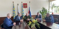 Делегация города Барнаула встретились с авиагруппами «Русские Витязи» и «Стрижи» - Администрация г. Барнаул