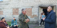 О.Г. Обухович и житель дома - Администрация г. Рубцовск