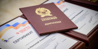 Глава республики Юрий Зайцев вручил дипломы о профессиональной переподготовке слушателям программы «Герои Марий Эл. Талешке-влак» - Марийская правда