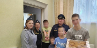 Сотрудники СИЗО-6 поздравили детей с праздником - ГУФСИН