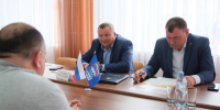 Игорь Мартынов провел личный прием граждан в Камызякском районе - Дума