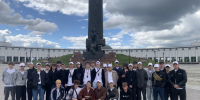 Подведены итоги образовательно-туристической поездки в столицу, которой поощрили 30 барнаульских учащихся — победителей городских военно-спортивных игр - Администрация г. Барнаул