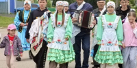 Под гармонь да песни: как в селе готовятся к главному празднику - Камская новь