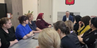 Нурбаганд Нурбагандов посетил первичное отделение «Единой России» в гимназии № 37 г. Махачкала - Дагестанская правда
