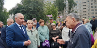Разговор на встрече шел прямой и откровенный. Задать вопрос мог любой. Фото автора  - Квадрат на Первомайской, или Почему врозь — хоть брось: - Газета Грани