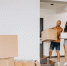 young-family-moving-into-their-new-house_1.jpg - GorodnaBire.Ru