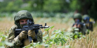 Новосибирские контрактники получают награды за службу в зоне СВО - Gorsite.Ru