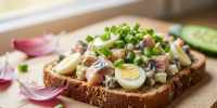 Салат с горбушей из старых кулинарных книг: тот самый вкус, по которому мы все скучали - записывайте рецепт - Progorod33.Ru
