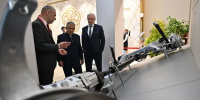 Минниханов посетил презентацию новых автомобилей SENAT на ПМЭФ - ИА Татар-информ
