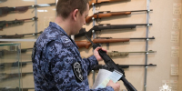 За прошедшую неделю росгвардейцы Курской области проверили 131 владельца оружия - Росгвардия