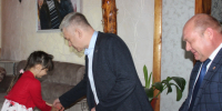 Депутат Государственной Думы Владимир Валерьевич Иванов передал семье погибшего участника СВО специальное реабилитационное оборудование для ребенка-инвалида. - Александровский муниципальный округ