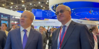 Андрей Назаров поговорил с интеллектуальным деревом на ПМЭФ-2026 - Сетевое издание Республика Башкортостан