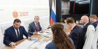 Дмитрий Миляев на ПМЭФ-2026 встретился с главой Росреестра Олегом Скуфинским - ИА Тульская пресса.Ru