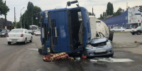 Matiz попал под бетономешалку на Матросова в Воронеже - ГТРК Воронеж