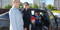 В Орле юным пешеходам и пассажирам раздали пряники-смайлики за соблюдение ПДД - РИА 57